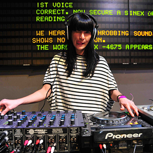 DJ 1