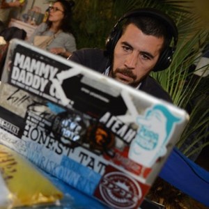 DJ 1