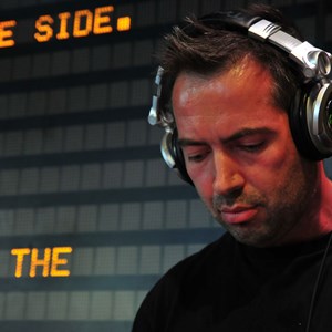 DJ 1
