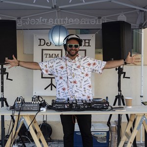DJ 1