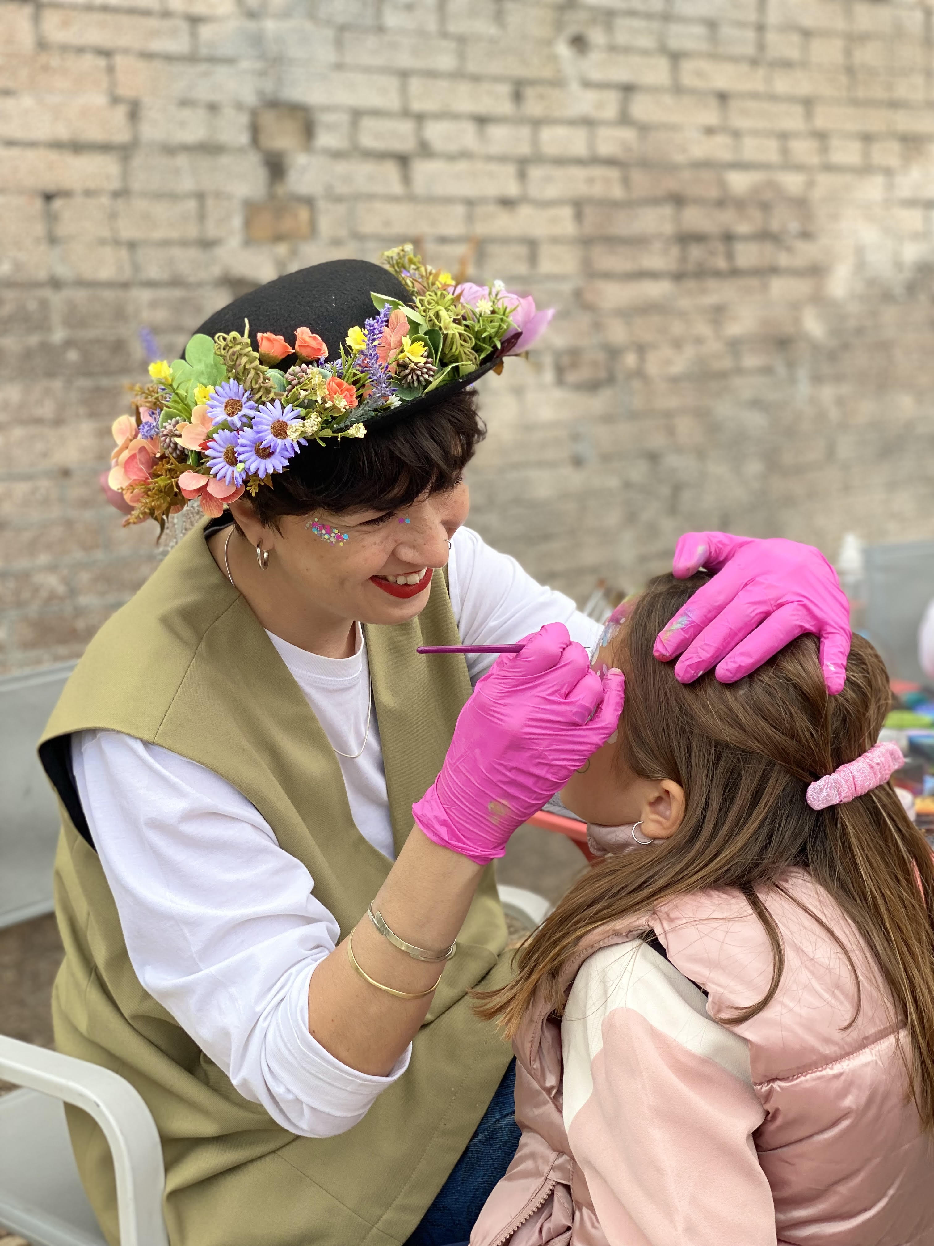 Face-painting with Moutzoures